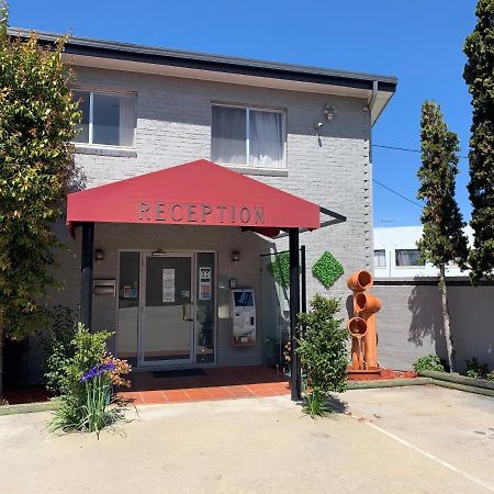 Crest Motor Inn Queanbeyan Exteriér fotografie