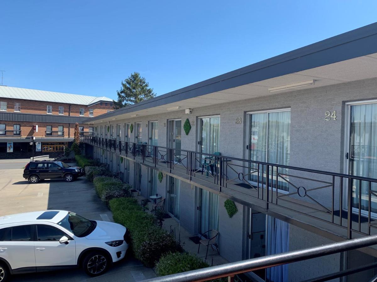 Crest Motor Inn Queanbeyan Exteriér fotografie