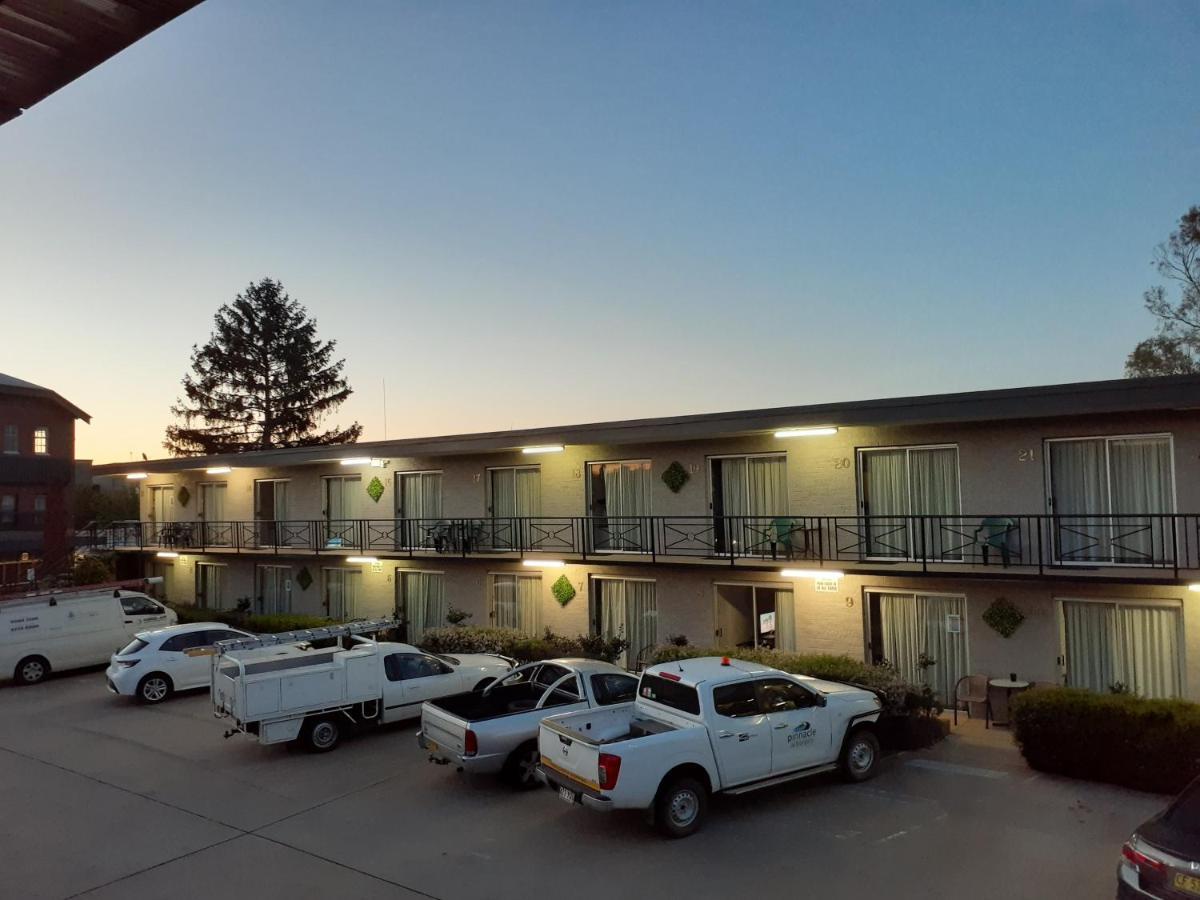 Crest Motor Inn Queanbeyan Exteriér fotografie
