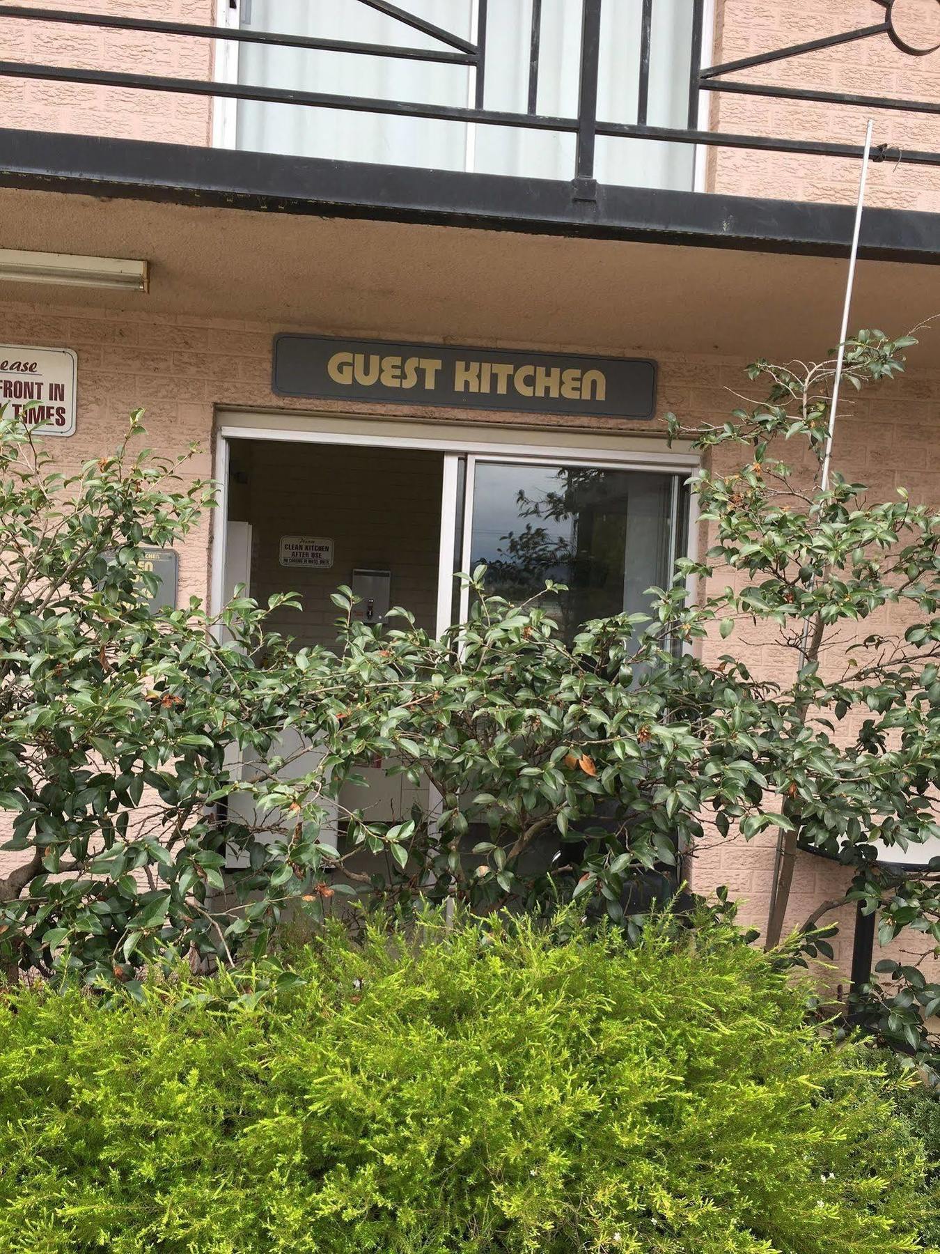 Crest Motor Inn Queanbeyan Exteriér fotografie