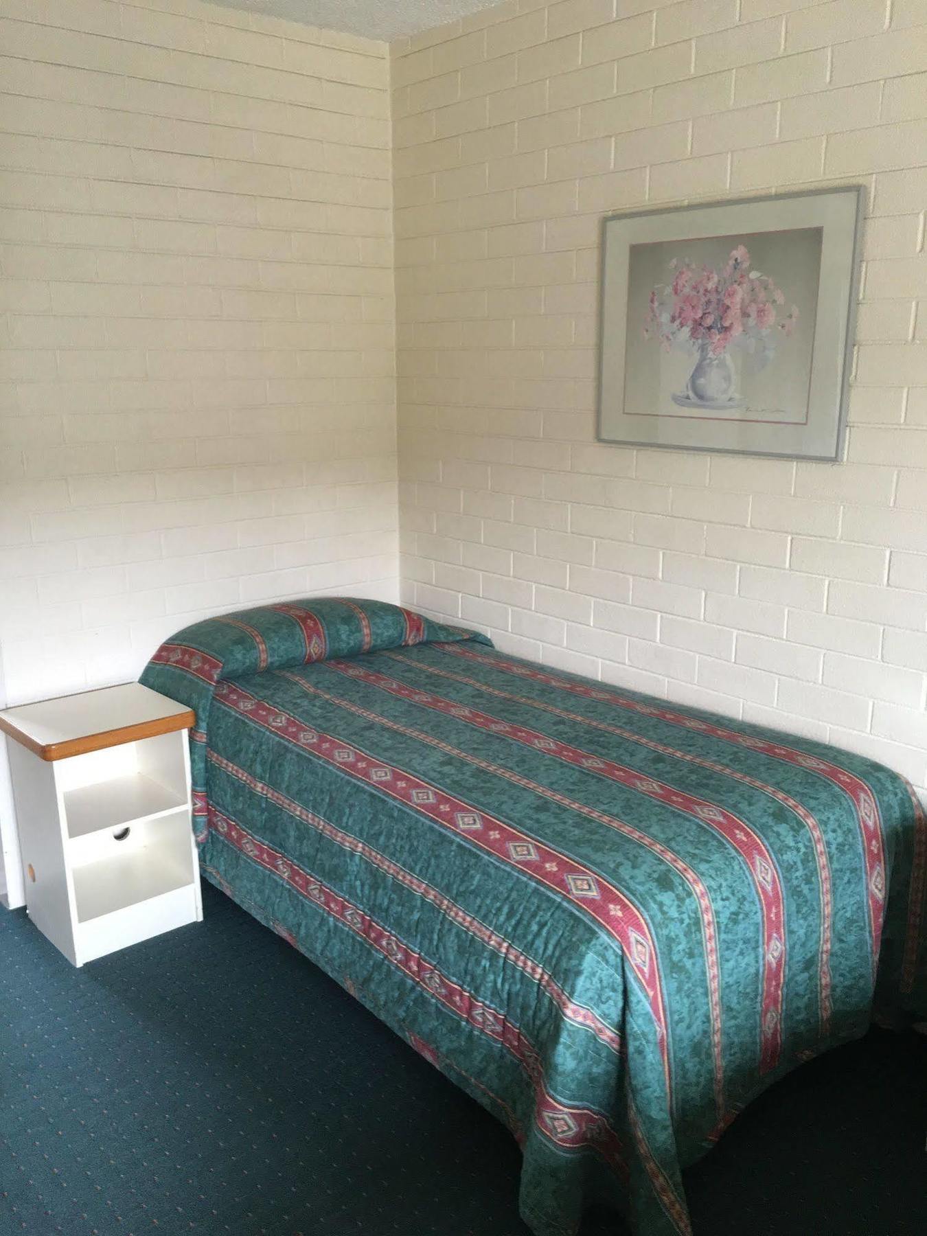 Crest Motor Inn Queanbeyan Exteriér fotografie
